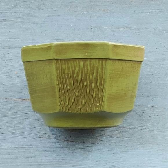 Vintage Floraline Avacodo Planter - Picture 6 of 6